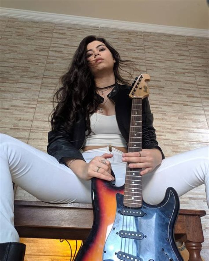 Larissa Liveir- Wiki, Age, Height, Net Worth, Boyfriend, Ethnicity