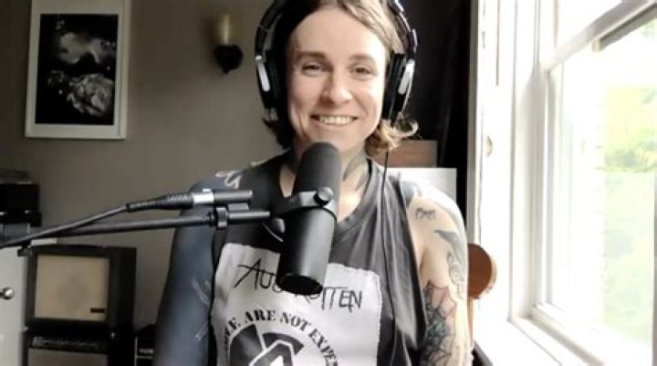 Laura Jane Grace- Wiki, Age, Height, Net Worth, Wife, Ethnicity