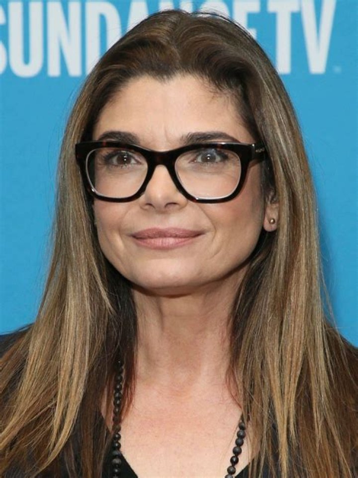 Laura San Giacomo- Bio, Age, Height, Net Worth, Husband, Marriage