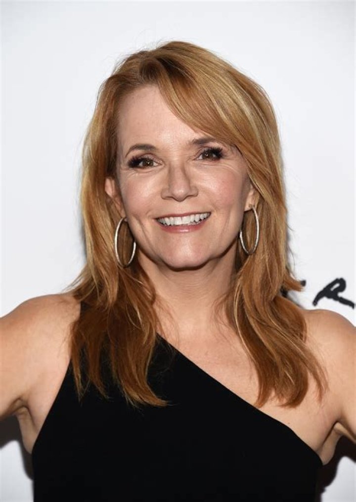 Lea Thompson- Wiki, Age, Husband, Net Worth, Height, Ethnicity