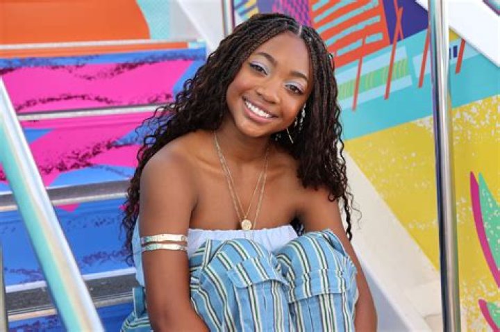 Leah Jeffries- Wiki, Age, Height, Ethnicity, Boyfriend, Net Worth, Career