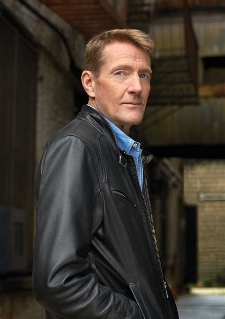 Lee Child- Wiki, Age, Height, Wife, Net Worth, Ethnicity