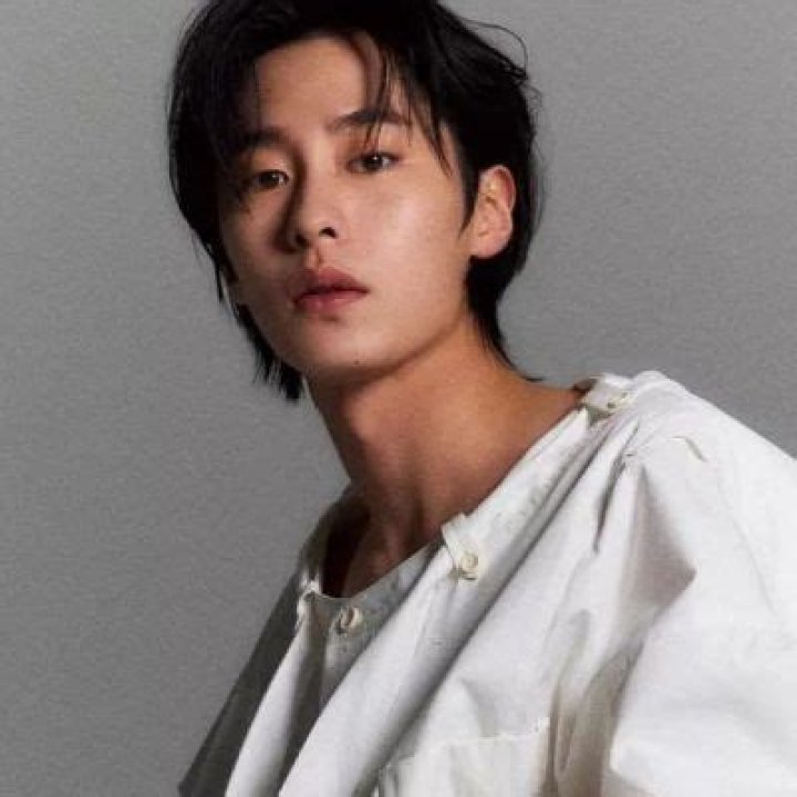 Lee Jae-wook Has Announced Plans to Host the First-Ever Fan Convention in 2023