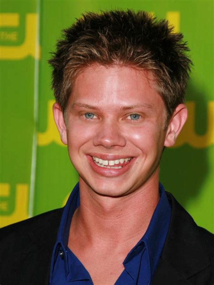 Lee Norris- Net Worth, Age, Ethnicity, Wife, Height, Career