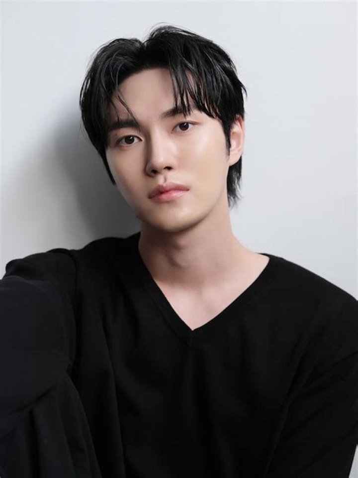 Lee Tae-ri- Net Worth, Age, Ethnicity, Girlfriend, Height, Career