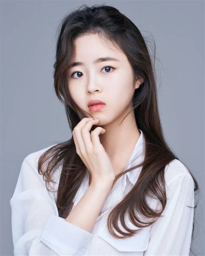 Lee Young eun- Age, Husband, Net Worth, Height, Ethnicity