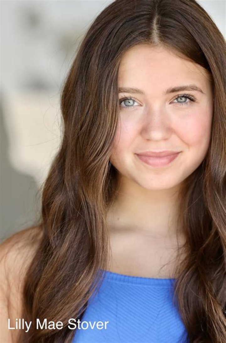 Lilly Mae- Net Worth, Bio, Age, Boyfriend, Height, Nationality, Career