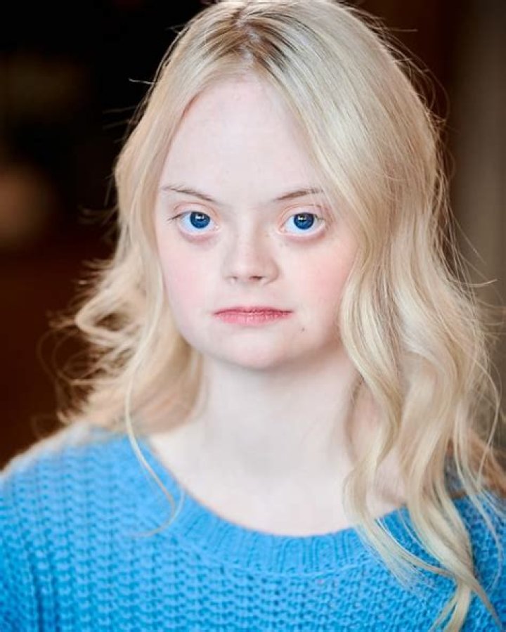 Lily D Moore – Net Worth, Age, Boyfriend, Ethnicity, Height, Career