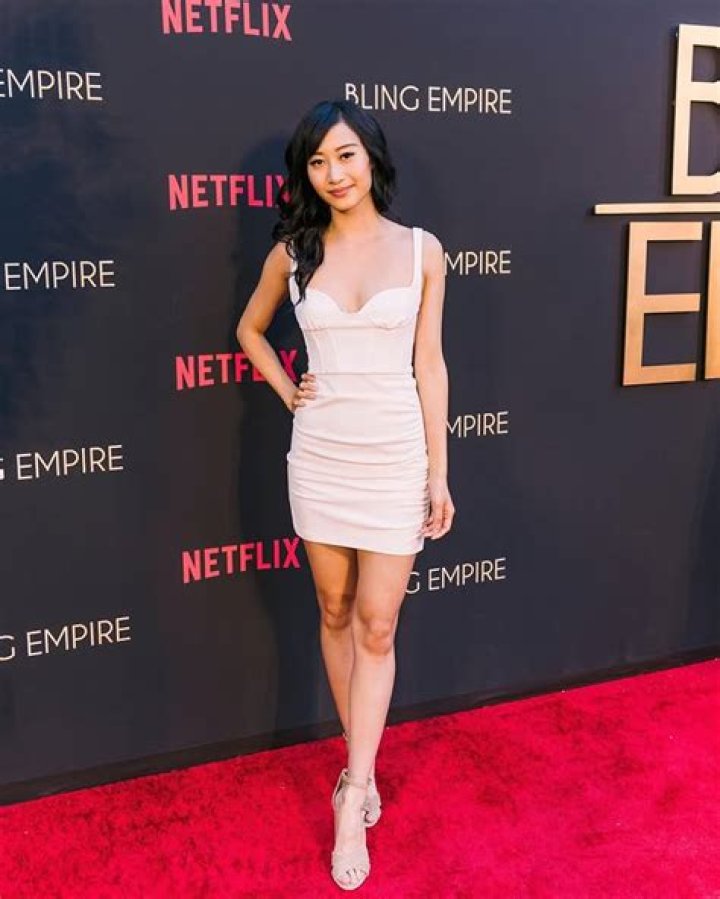 Linda Dong- Age, Bio, Wiki, Boyfriend, Height, Net Worth
