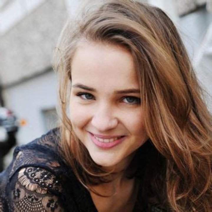 Lisa Vicari Boyfriend, Love Life, Dating, Net Worth