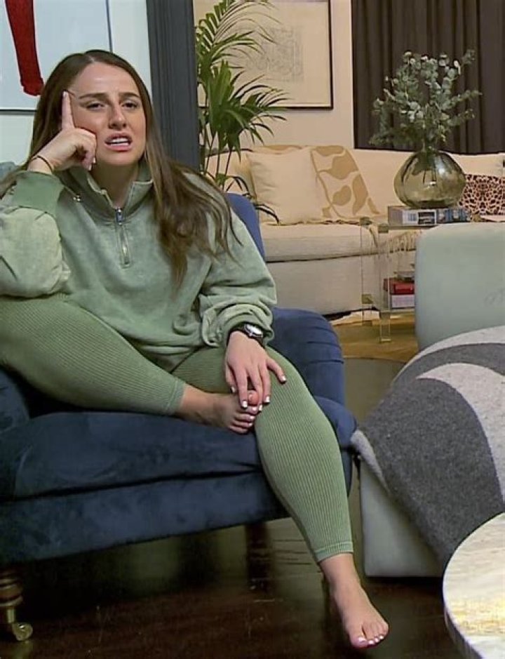 Liv Grimshaw- Age, Bio, Wiki, Boyfriend, Height, Net Worth, Career