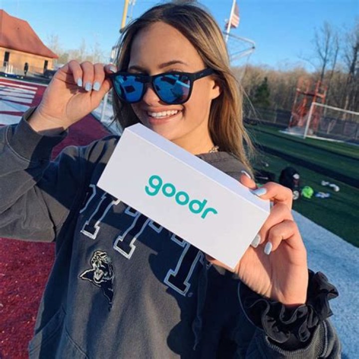 Liv Shumbres- Age, Bio, Wiki, Boyfriend, Height, Net worth, Career