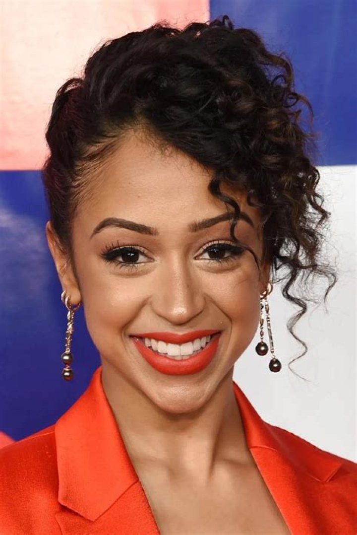 Liza Koshy- Age, Wiki, Net Worth, Girlfriend, Ethnicity, Height, Career