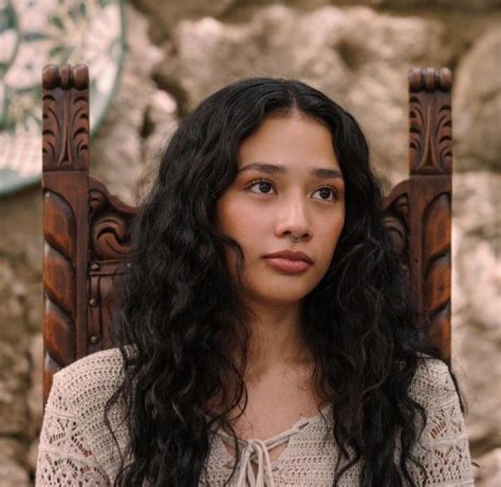 Lizeth Selene- Wiki, Age, Net Worth, Boyfriend, Dating, Height