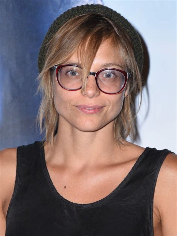 Lizzie Brocheré- Wiki, Age, Ethnicity, Boyfriend, Height, Net Worth, Career