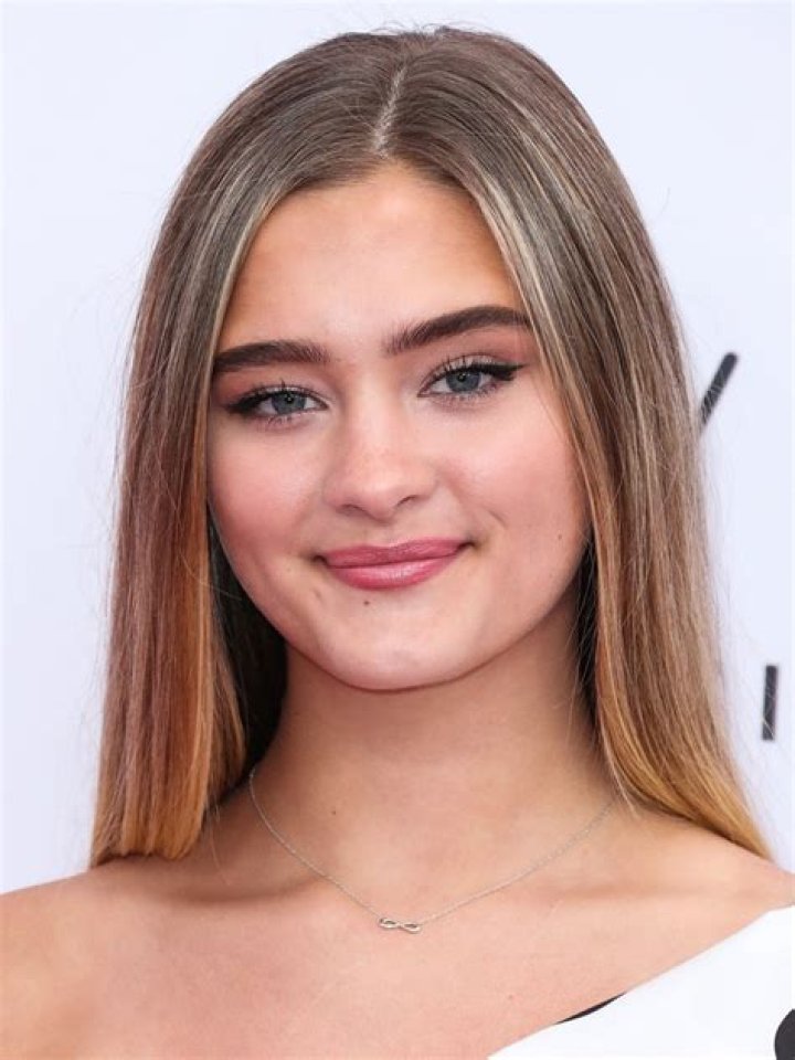 Lizzy Greene- Age, Boyfriend, Net Worth, Height, Weight, Religion