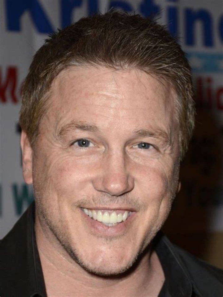 Lochlyn Munro- Wiki, Age, Height, Net Worth, Wife, Ethnicity