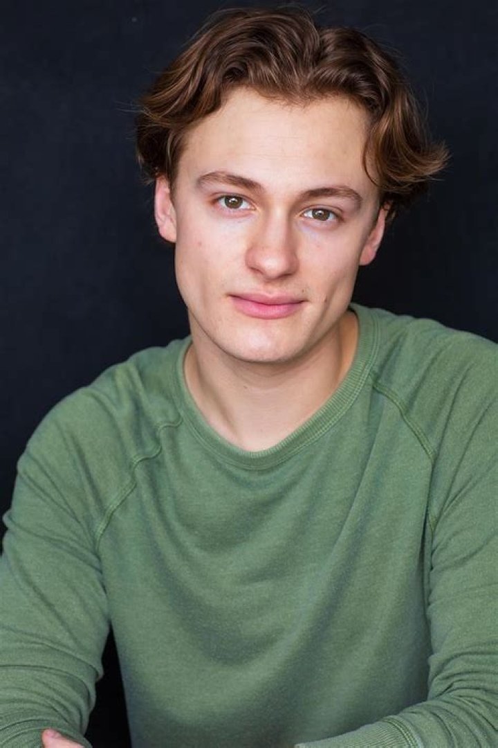 Logan Pepper- Bio, Age, Height, Net Worth, Girlfriend, Dating