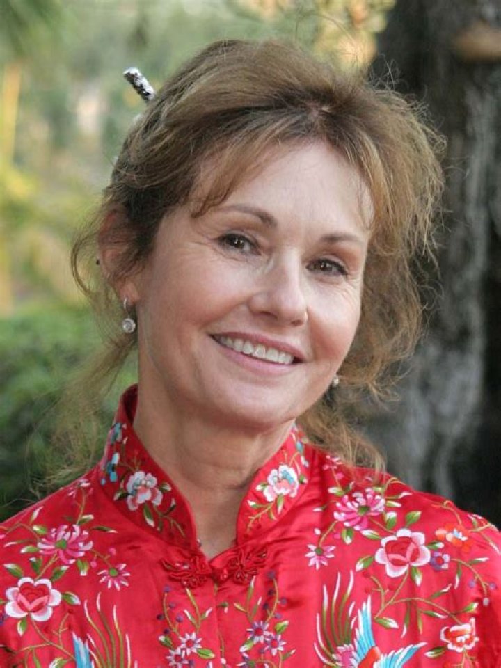 Lori Saunders- Bio, Wiki, Age, Height, Net Worth, Husband, Career