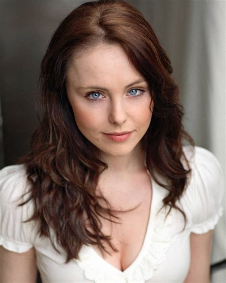 Louise Stewart- Wiki, Age, Height, Net Worth, Boyfriend, Ethnicity