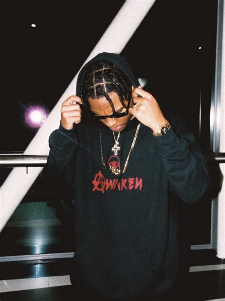 Lucasraps- Net Worth, Age, Biography, Wiki, Songs, Height & Girlfriend