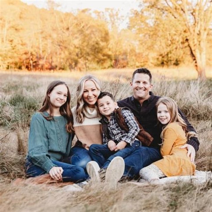 Lucy Maxwell- Wiki, Age, Height, Net Worth, Husband, Marriage