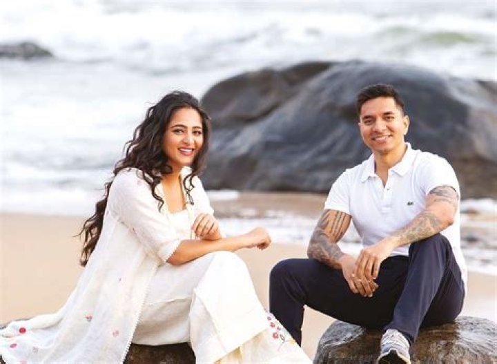 Luke Coutinho- Wiki, Age, Height, Net Worth, Wife, Ethnicity