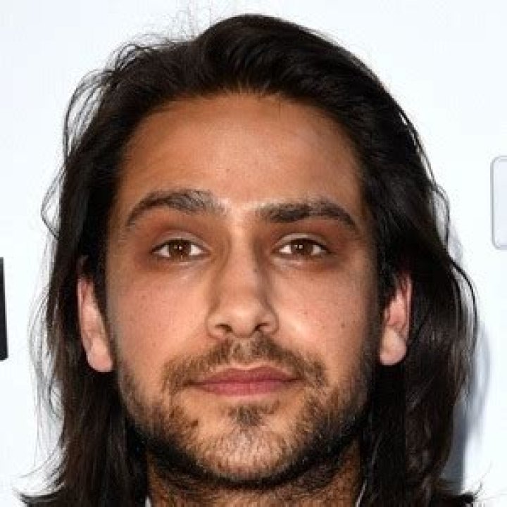 
Who Is Luke Pasqualino? Wiki, Age, Height, Wife, Net Worth, Ethnicity, Career	