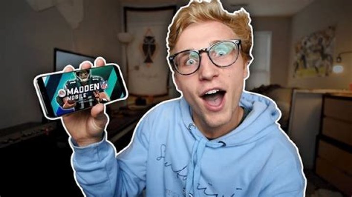 Madden Mobile Gods- Bio, Age, Height, Net Worth, Girlfriend, Dating