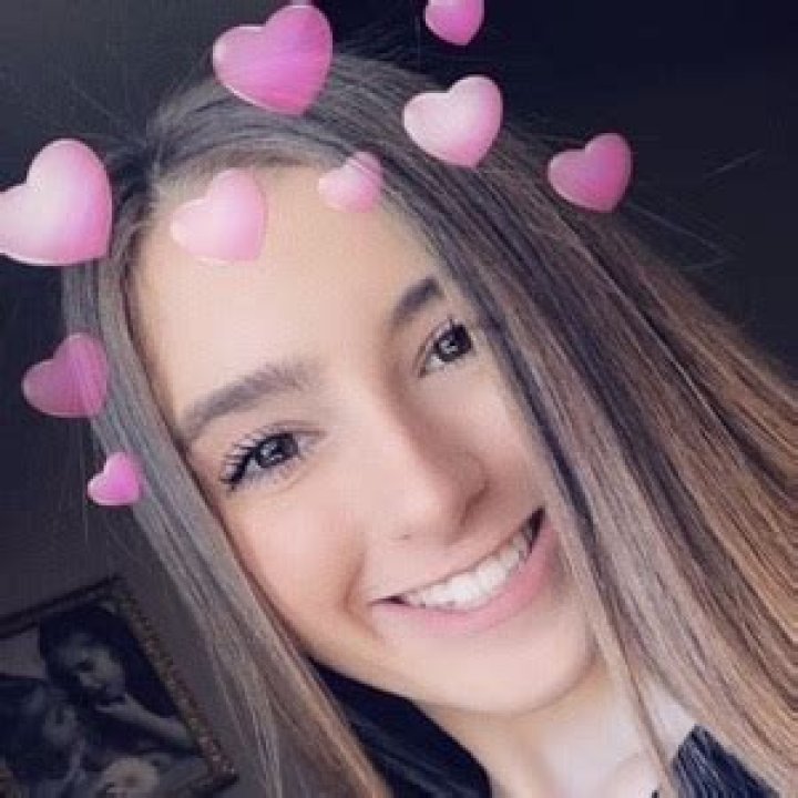 Maddie Irwin- Age, Net Worth, Height, Boyfriend, Nationality