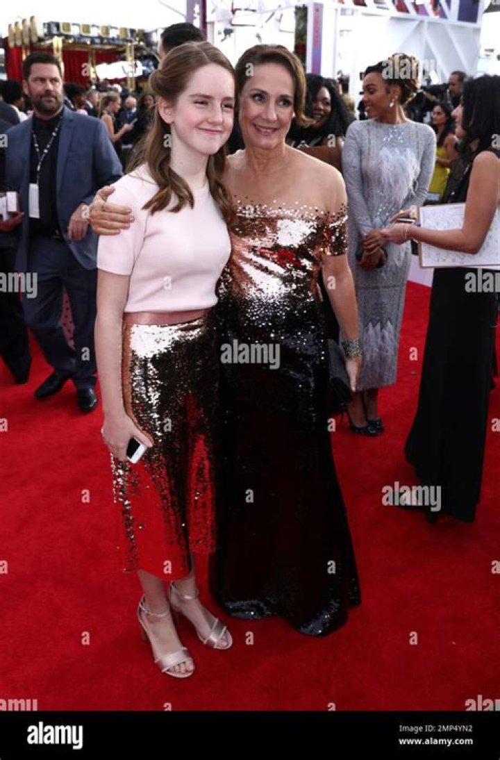 Mae Akins Roth- Wiki, Age, Height, Net Worth, Boyfriend, Dating