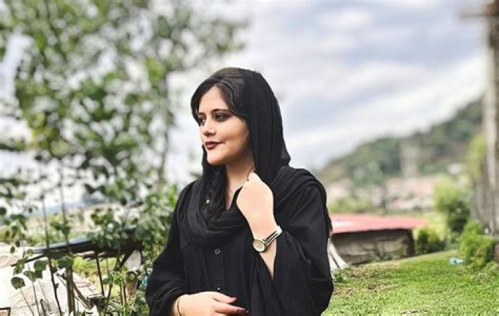Mahsa Amini- Wiki, Age, Height, Boyfriend, Net Worth, Career, Death
