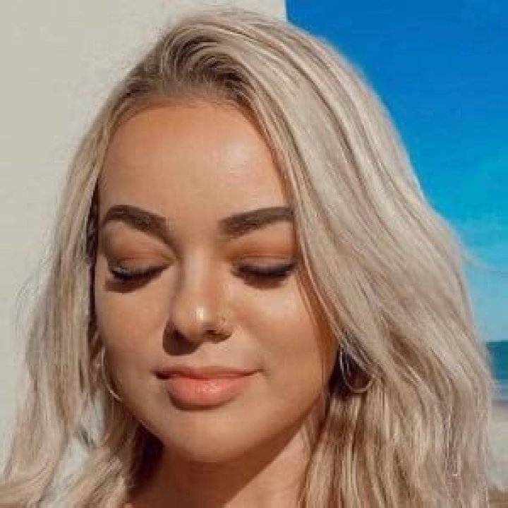 
Makayla Weaver- Age, Net Worth, Height, Boyfriend, Career, Ethnicity	