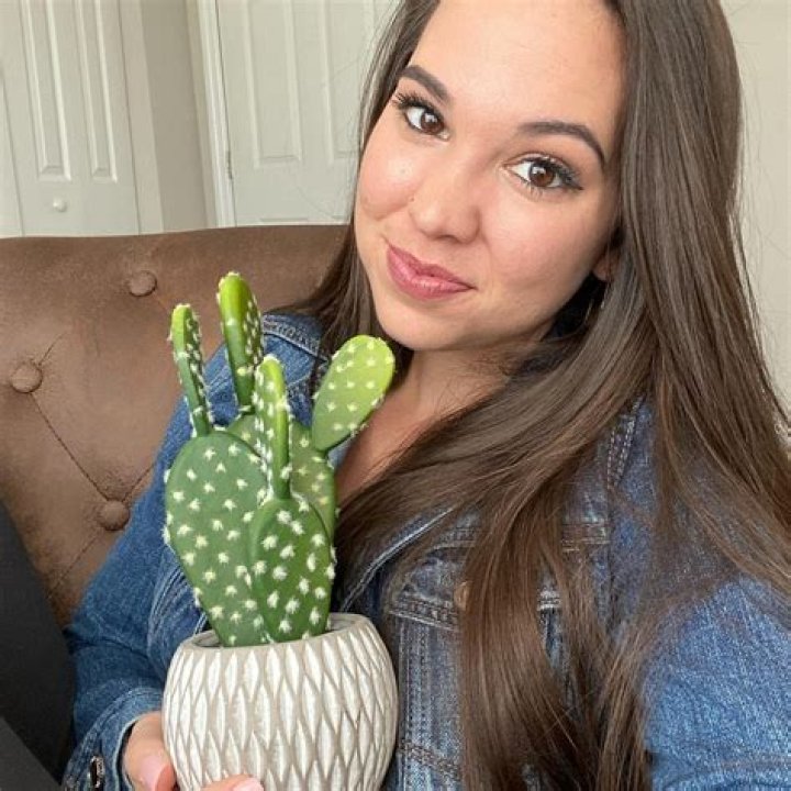 Makenna Gott- Age, Net Worth, Height, Husband, Career, Ethnicity