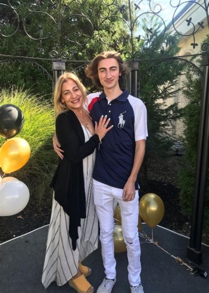 Mama Manfs- Net Worth, Bio, Age, Height, Husband, Nationality, Ethnicity