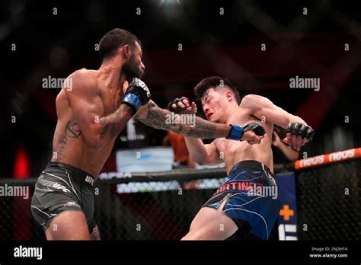 Mana Martinez- Bio, Age, Height, Net Worth, Girlfriend, Dating