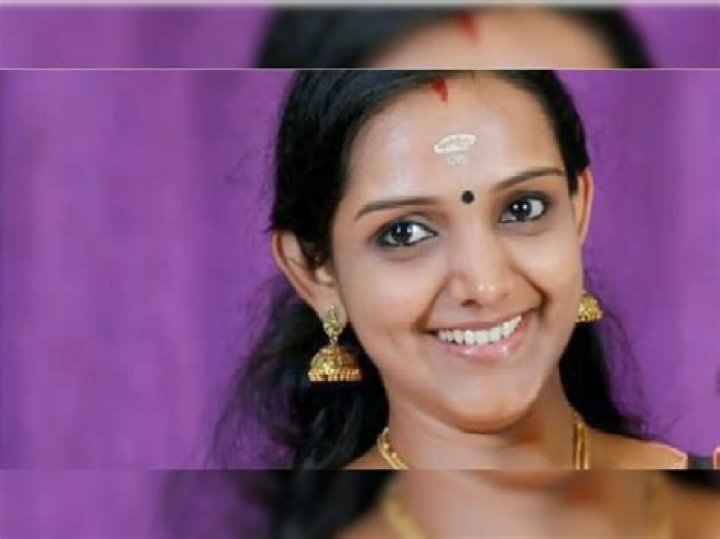 Manjusha Mohandas- Age, Height, Net Worth, Husband, Career, Nationality