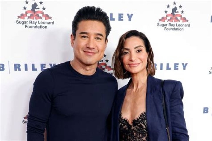 Mario Lopez Got Ditched By Courtney Lopez On His First Date