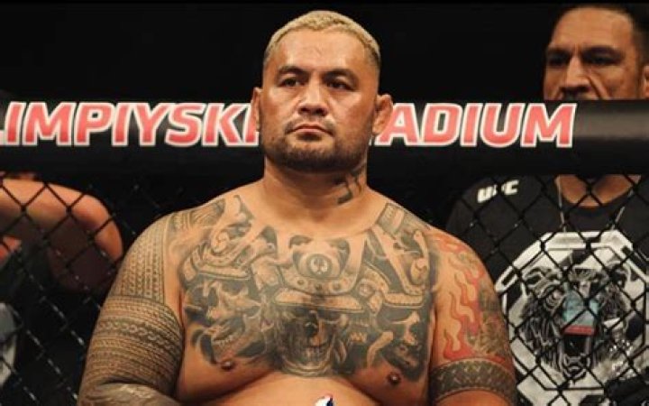 Mark Hunt- Wiki, Age, Height, Wife, Net Worth, Ethnicity
