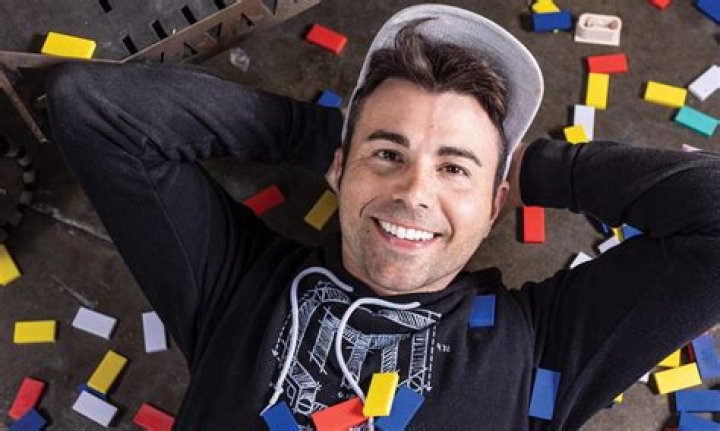 Mark Rober- Age, Net Worth, Height, Wife, Career