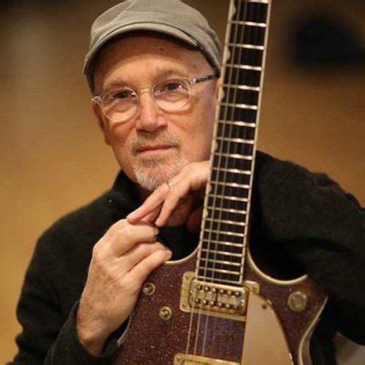 Marshall Crenshaw Stated That His Parents Inspired Him To Pursue A Music Path