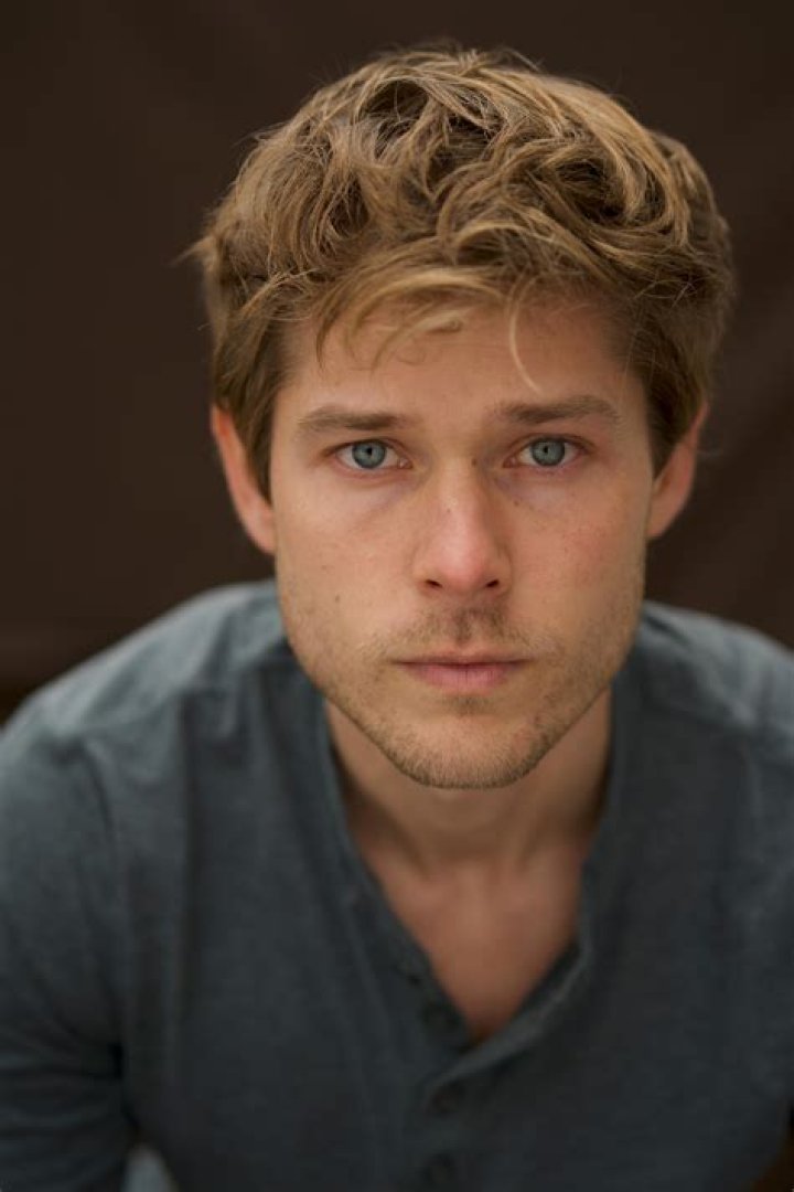 Mason Dye- Net Worth, Bio, Age, Girlfriend, Height, Nationality, Career