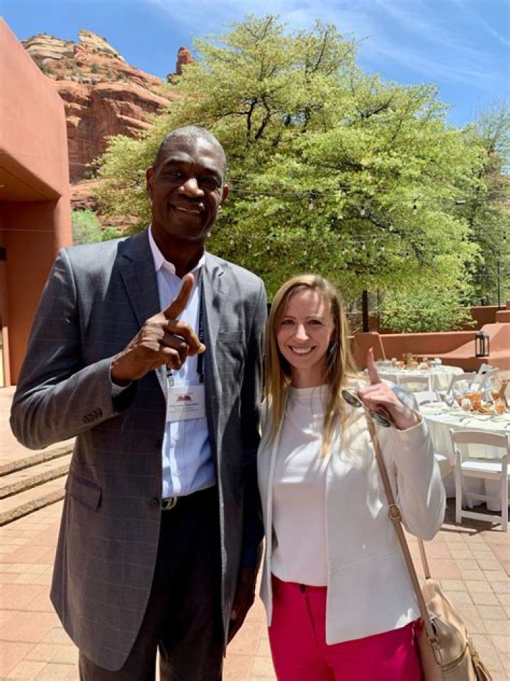 
Maura Gillespie Age: How Old Is He? Wiki And Husband	