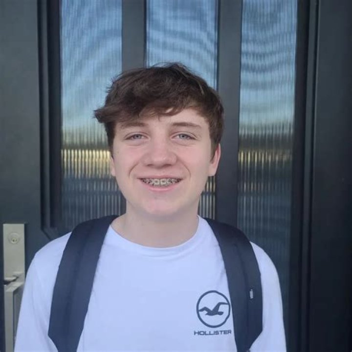 Max Pettit- Age, Net Worth, Height, Girlfriend, Career