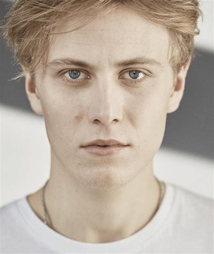 Max Schimmelpfennig- Wiki, Age, Height, Net Worth, Girlfriend, Dating