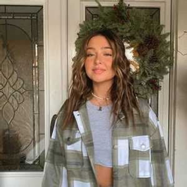 McKenzie Luskey- Age, Boyfriend, Net Worth, Height, Ethnicity