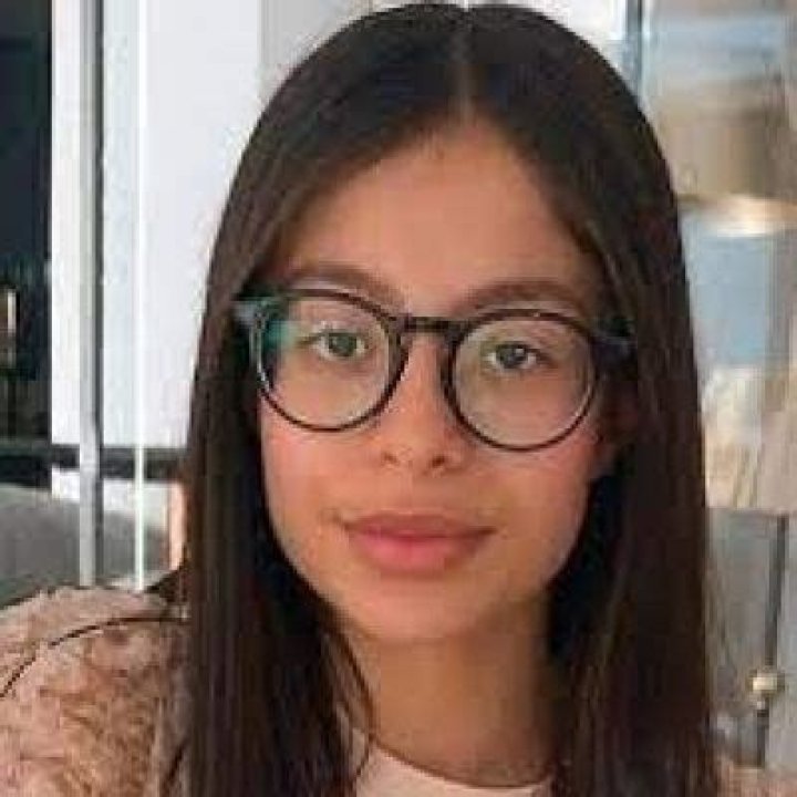 Medina Azouni- Wiki, Age, Boyfriend, Ethnicity, Net Worth, Height, Career