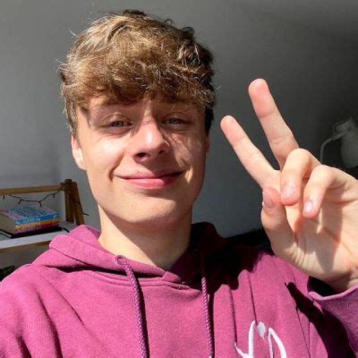 Mees Van Dam- Wiki, Age, Height, Net Worth, Girlfriend, Ethnicity