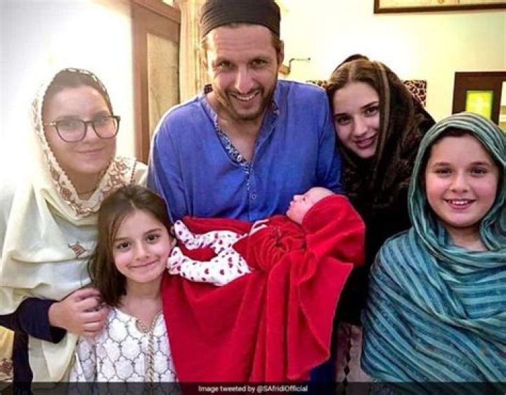 Meet Ansha Afridi- All About Shahid Afridi Daughter: Family & Career