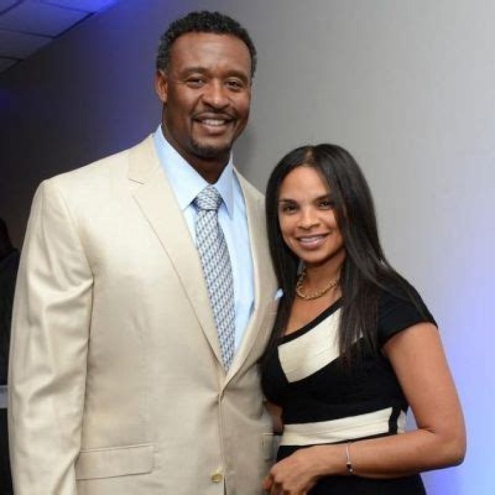 Meet Gloriana Clark, Willie Mcginest Wife: Married Life And Kids Details